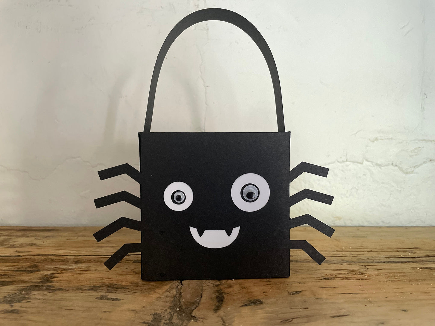 Halloween Party Trick or Treat Sweet Boxes, Spooky Fright Night Children's Party Bags, Choose from Spider, Bats, Pumpkin or Frankenstein