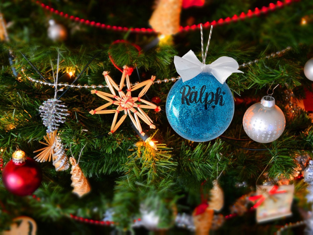 Personalised Pet Name Christmas Tree Bauble, Ready to Hang Monogrammed Xmas Ornament, Puppy’s First Christmas, Custom Made Festive Pet Gift